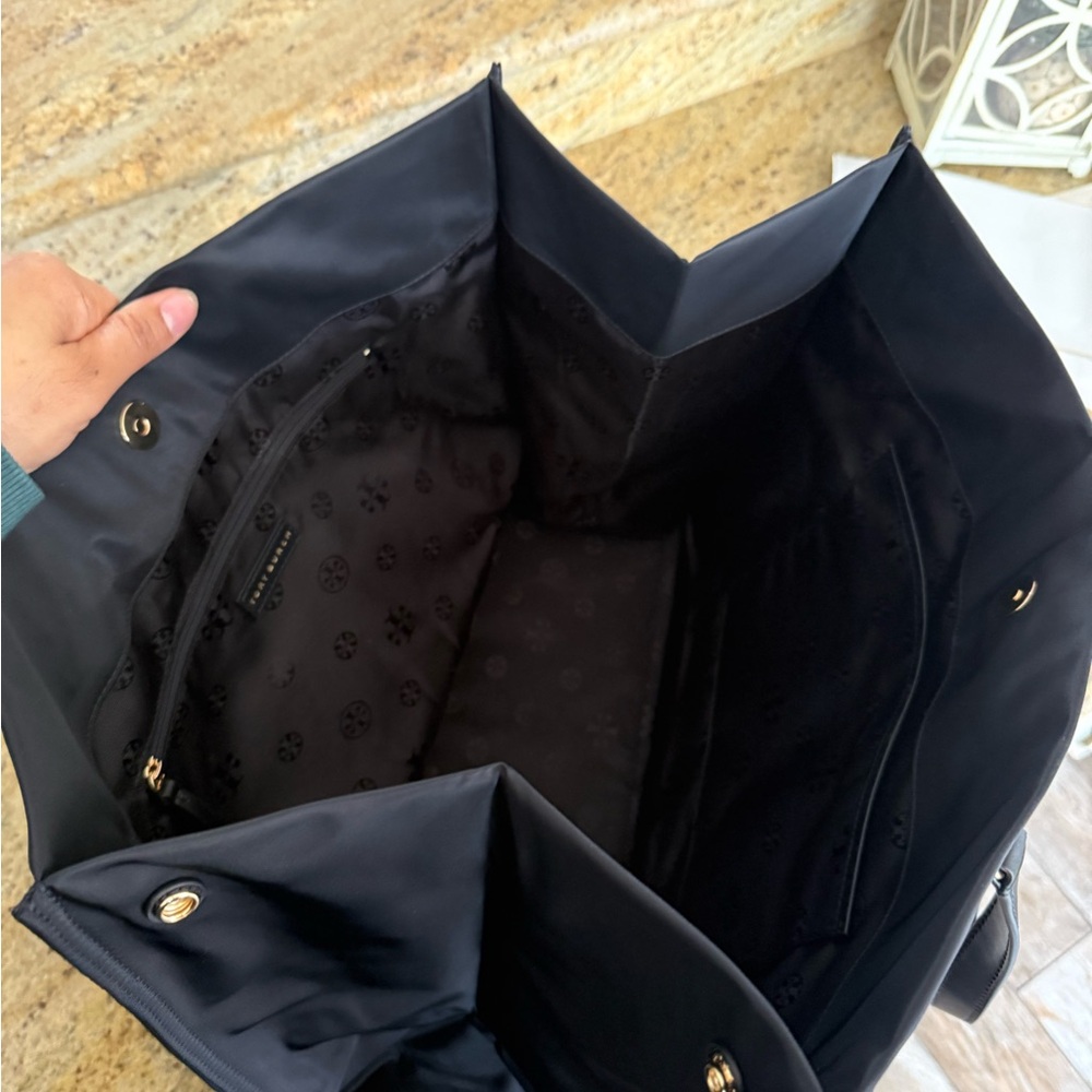 New tory burch Ella tote in black large nylon tote - Picture 7 of 10